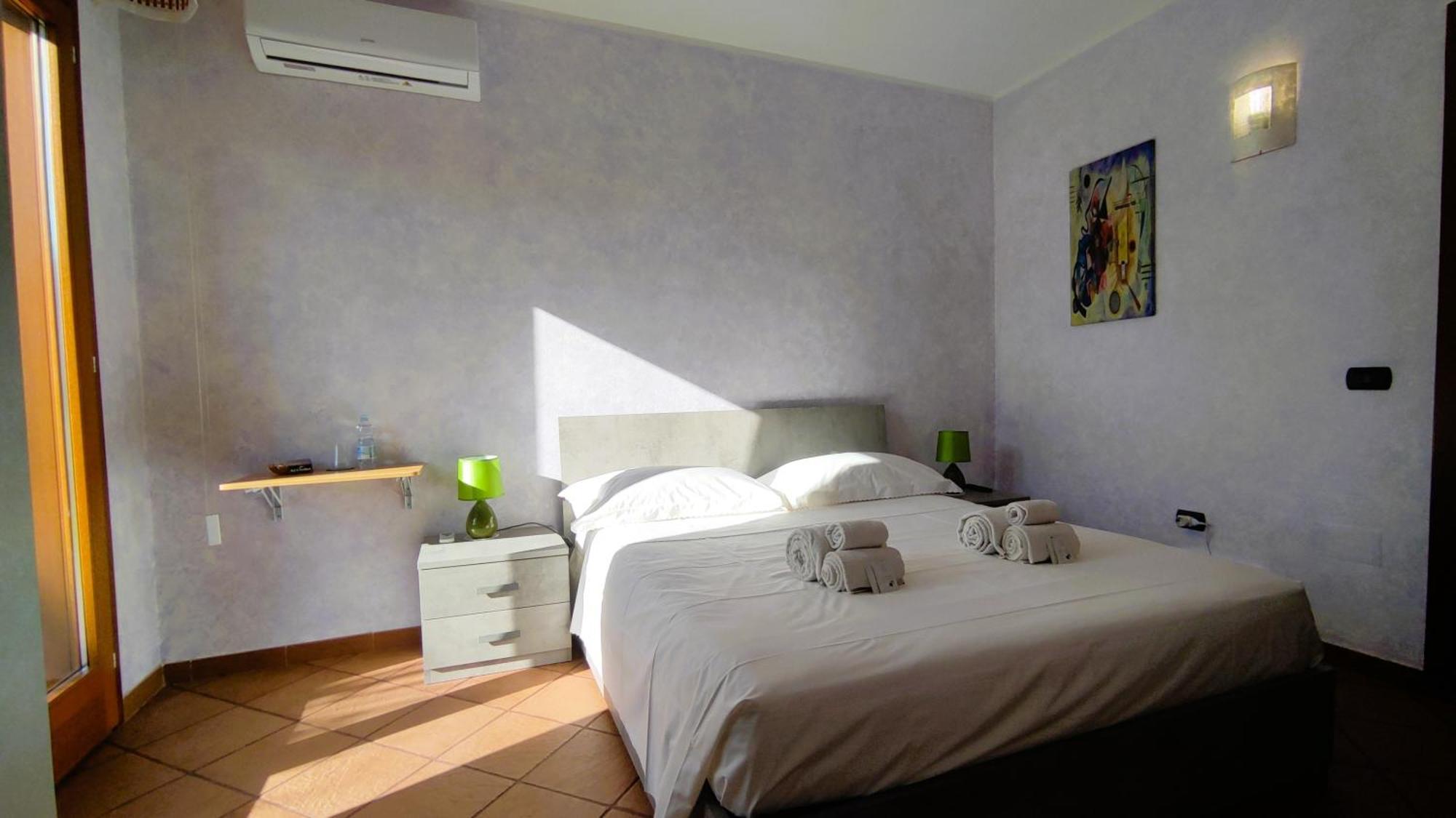 Grotta Delle Fate Bed & Breakfast Ossi ภายนอก รูปภาพ